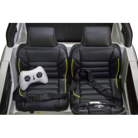 Voiture électrique enfant Toyota Hilux 12 volts, 2 places, 4 moteurs 35w, télécommande parentale 2.4. Ghz Voitures électriques